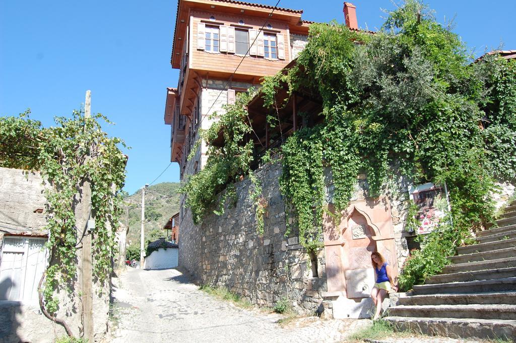 Altin Cesmeli Konak Altinoluk Bagian luar foto