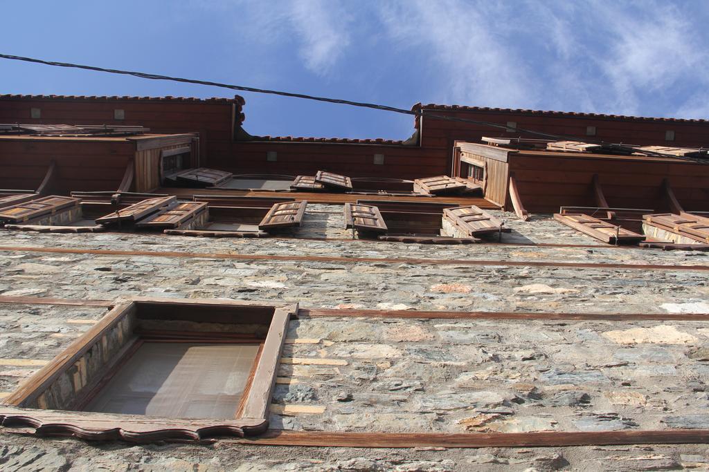 Altin Cesmeli Konak Hotel Altinoluk Bagian luar foto