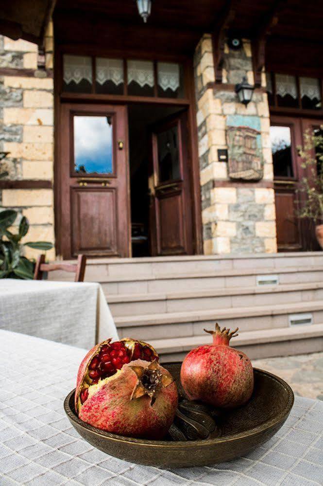 Altin Cesmeli Konak Hotel Altinoluk Bagian luar foto